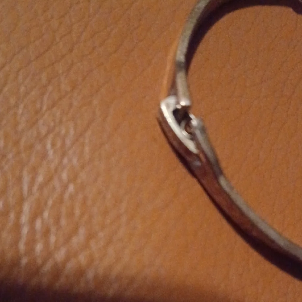 -- Elegant Silver Color Bracelet with Crystal Accents - Picture 4 of 5